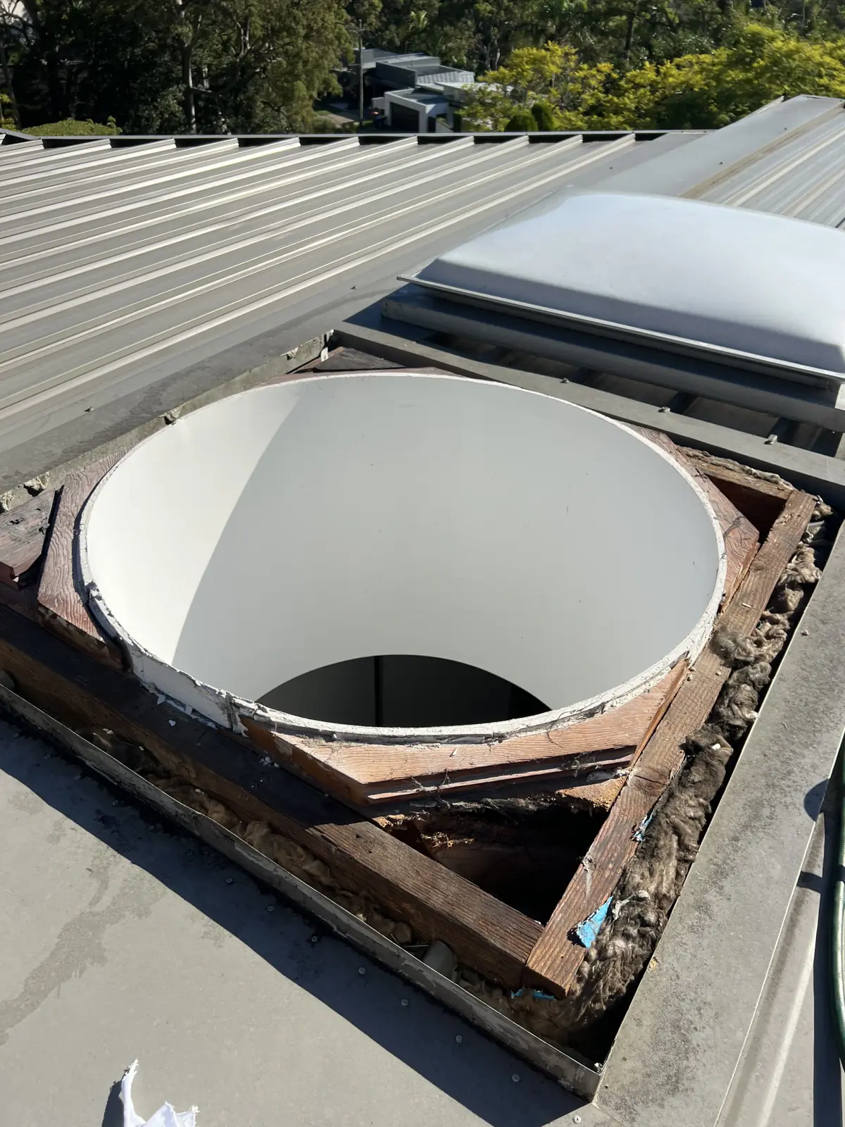 Skylight leak repair, Diagnostic: Finding the external seal failure